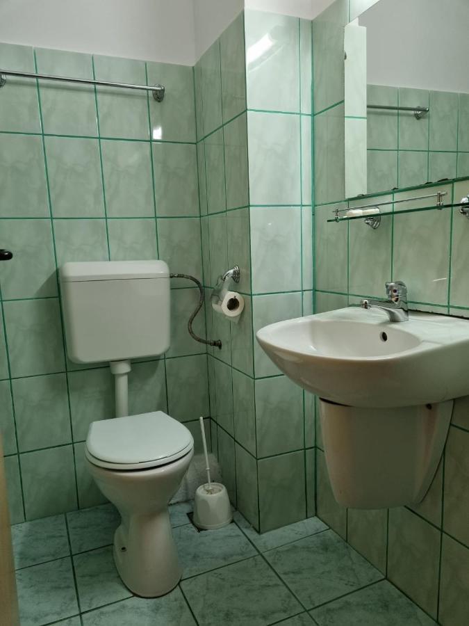 Randunica Hotel Văliug Екстериор снимка