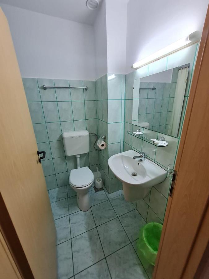 Randunica Hotel Văliug Екстериор снимка